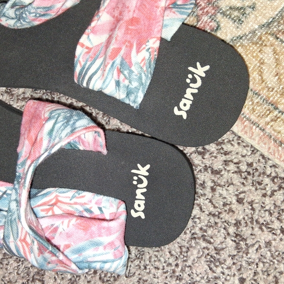 Sanuk Pink and Blue Sandals - Picture 1 of 3